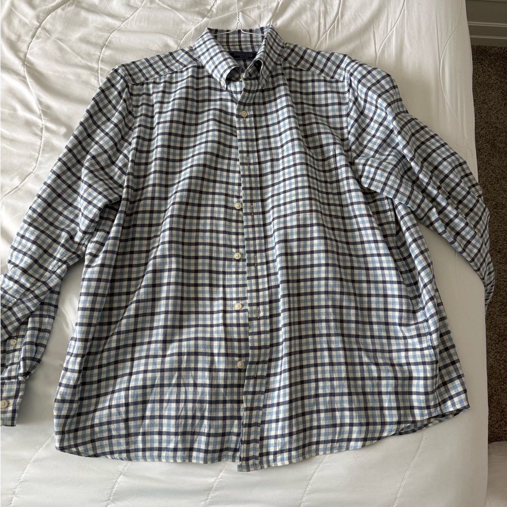 Vineyard Vines Blue and White Plaid Button-Down Shirt